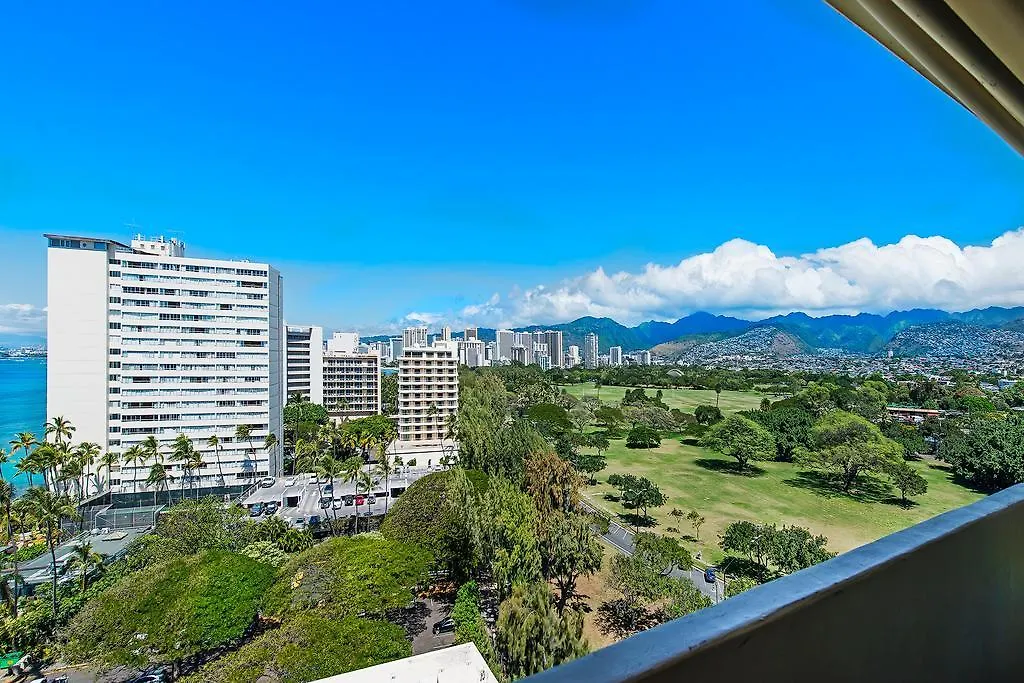 Diamond Head Beach Hotel Гонолулу